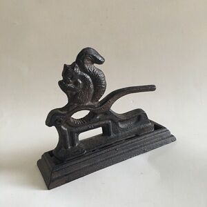 Vintage Metal Cast Iron Squirrel Nutcracker 7” x 5.5x 2.5” Fall Holidays